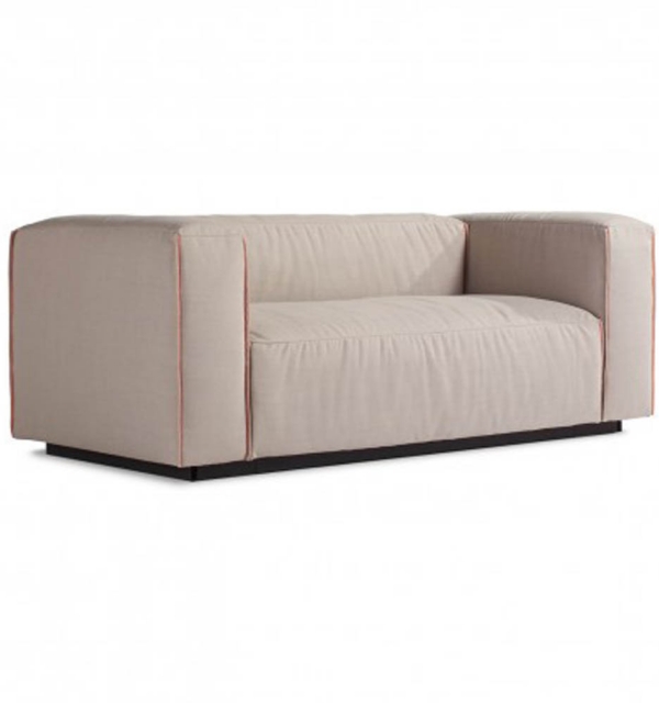 Светлый диван Клеон