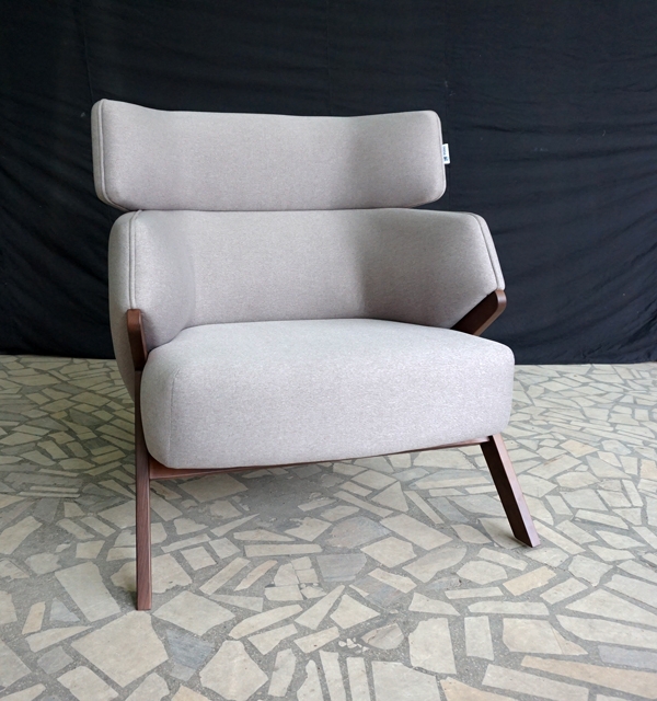 Cordial Chair в светлой обивке