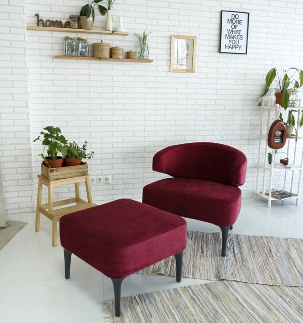 Пуфик и кресло