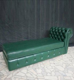 Кожаная козетка