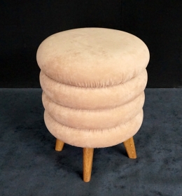 Пуф на дубовых ножках