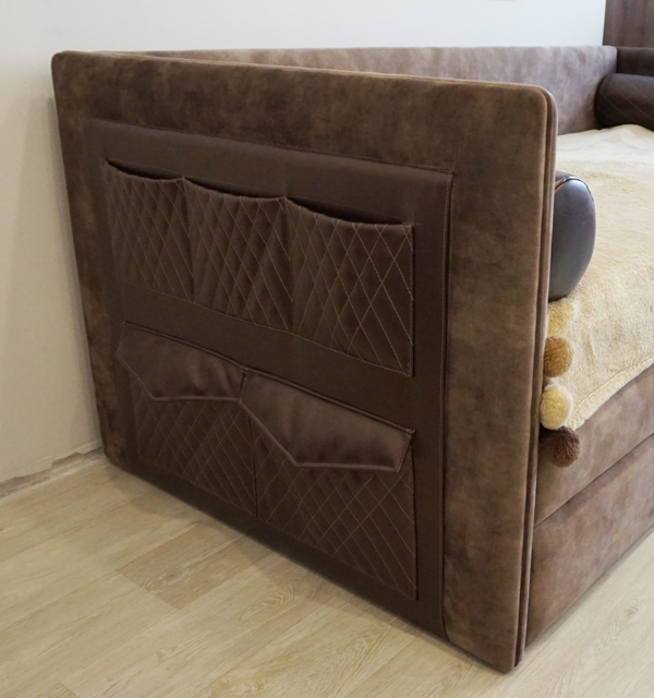 Карманы на подлокотниках